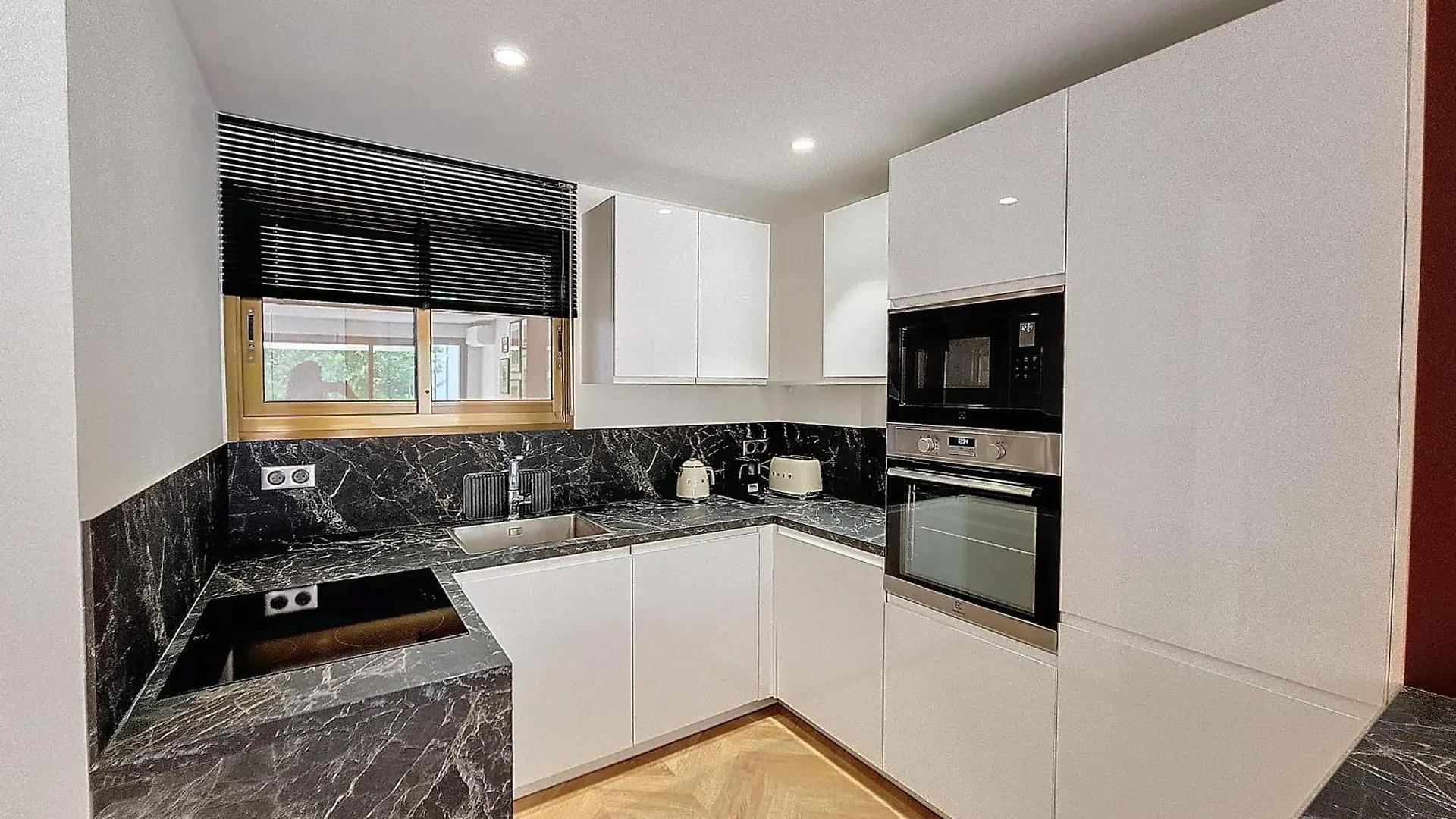 Henri Camille Real Estate- Palm Beach -Premium One Bedroom With Big Terrace Cannes 0*,  France