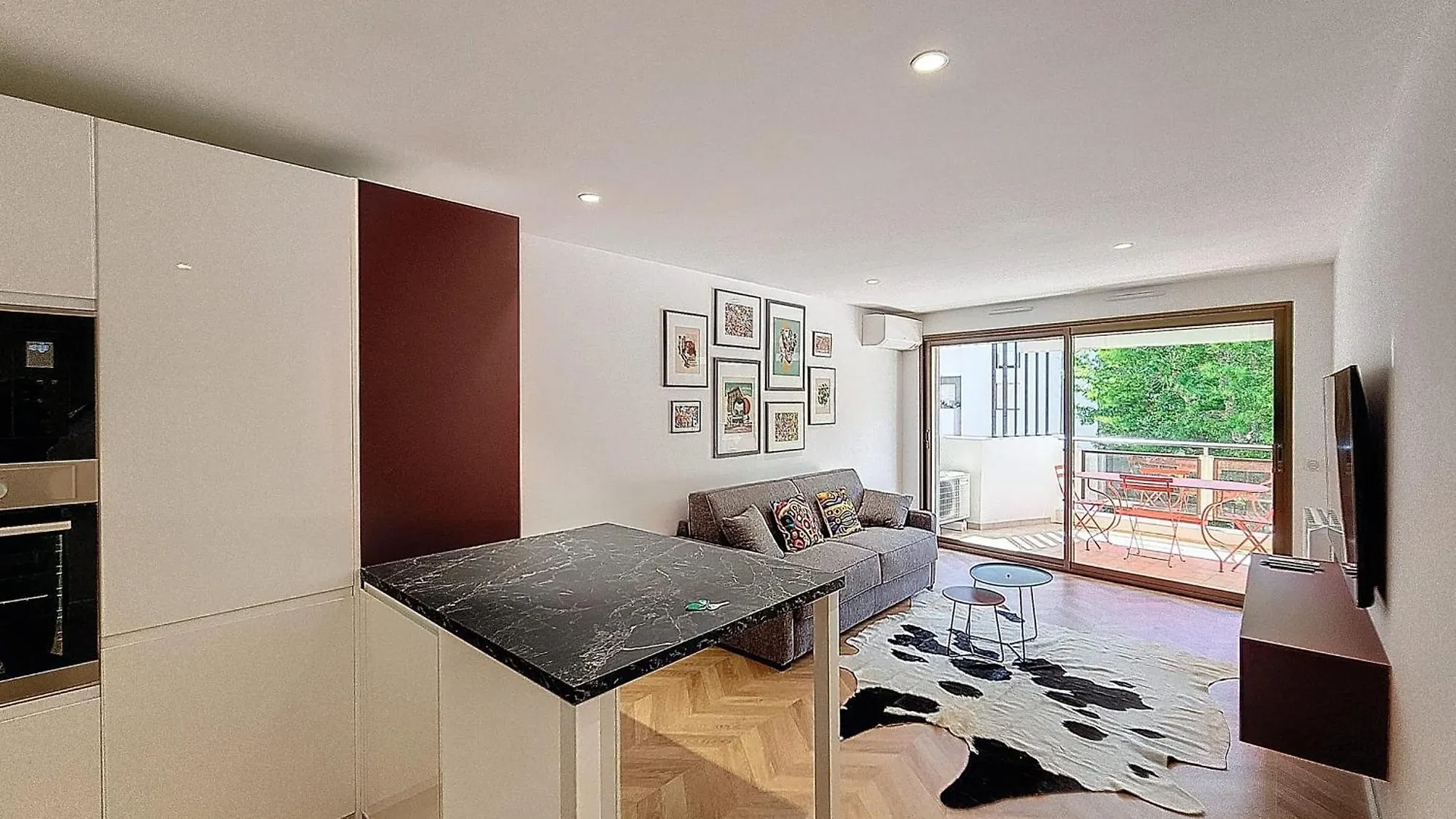 Henri Camille Real Estate- Palm Beach -Premium One Bedroom With Big Terrace Cannes Holiday home
