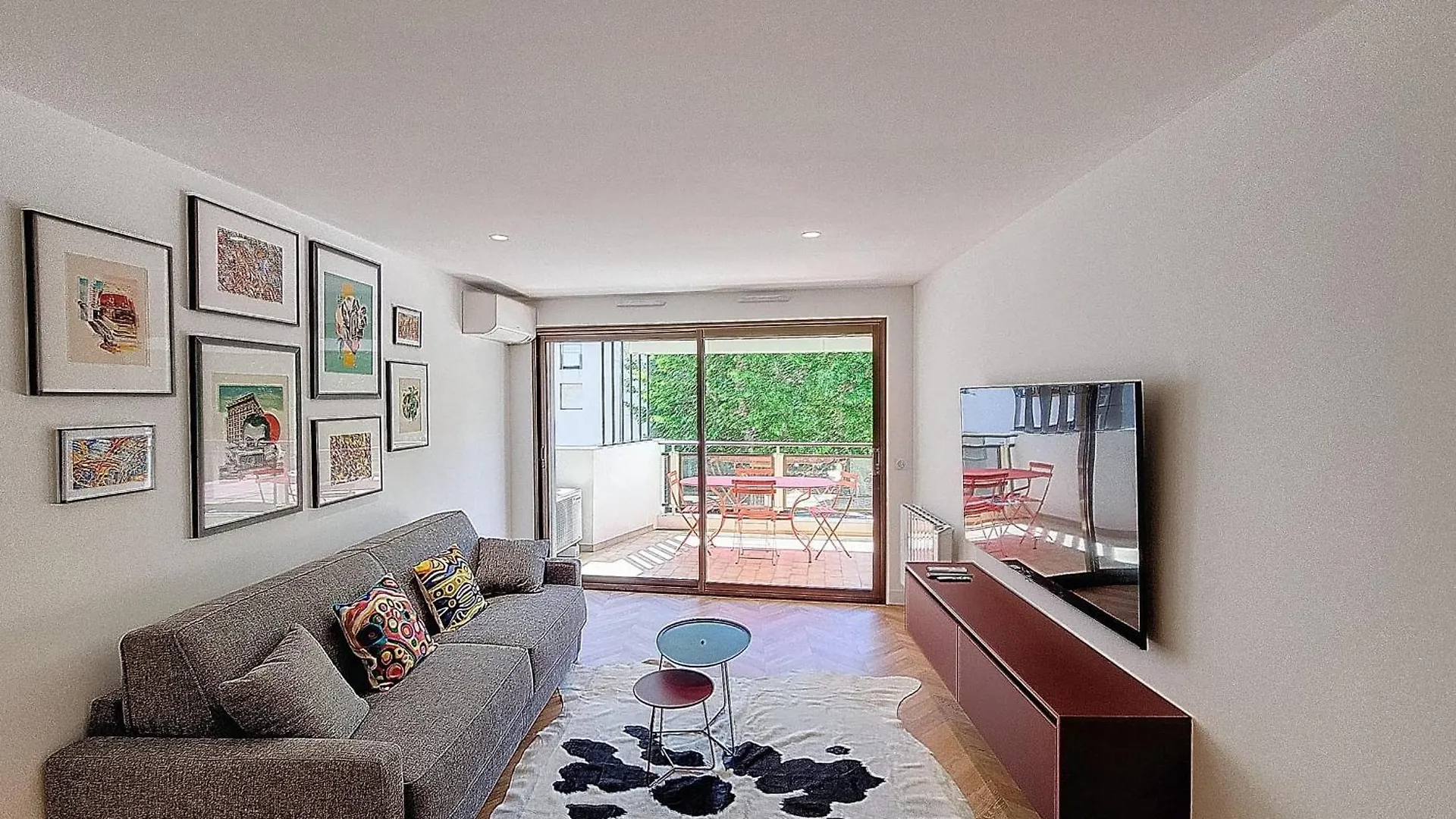 Henri Camille Real Estate- Palm Beach -Premium One Bedroom With Big Terrace Cannes Holiday home
